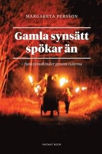 Bokomslag med häst och vagn på en mörk skogsväg. I vagnen sitter personer och lyser upp med facklor. 